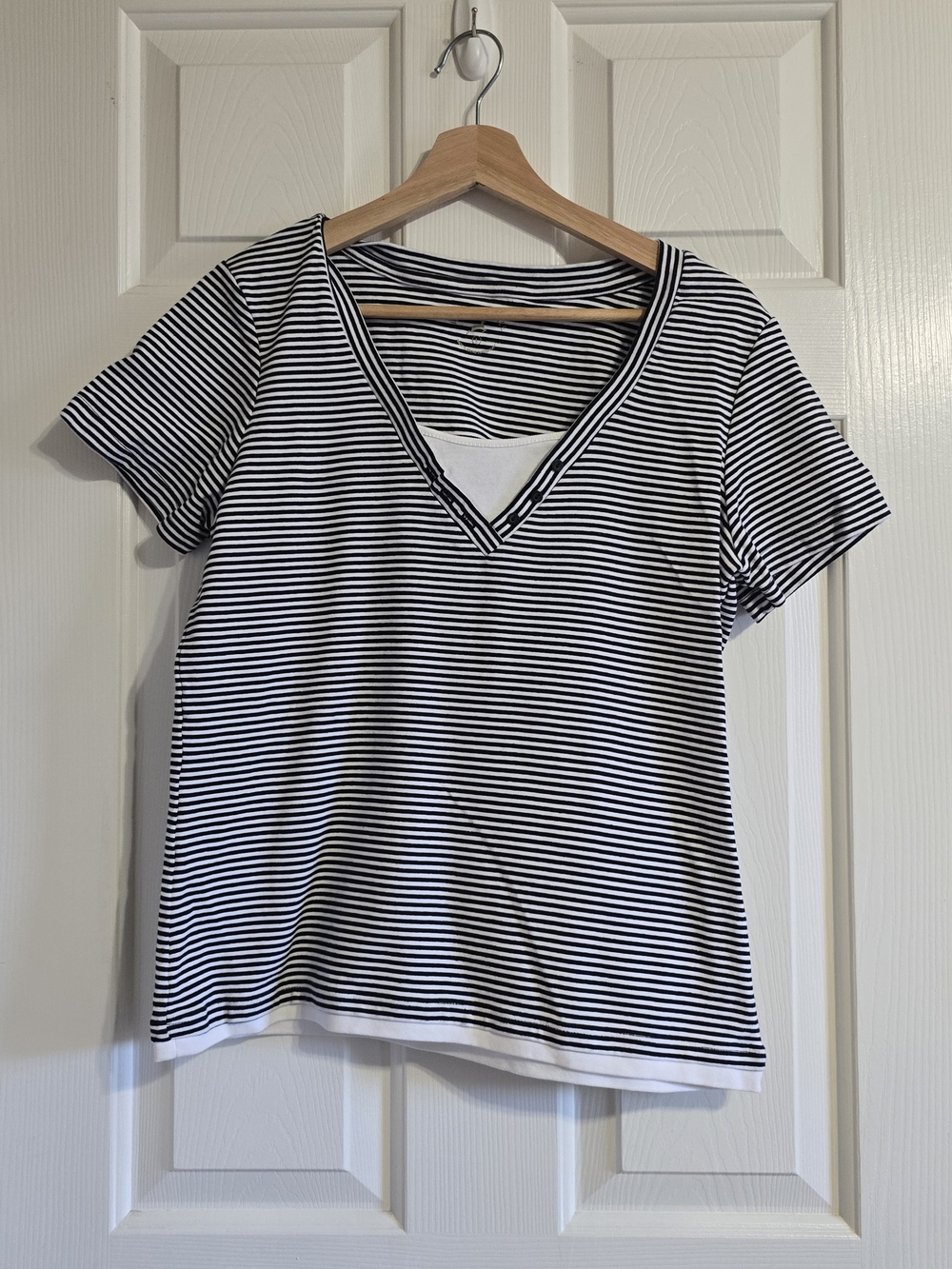 White Stag Women’s Black/White Striped Cotton Knit V-Neck Button Tee Size L Y2K